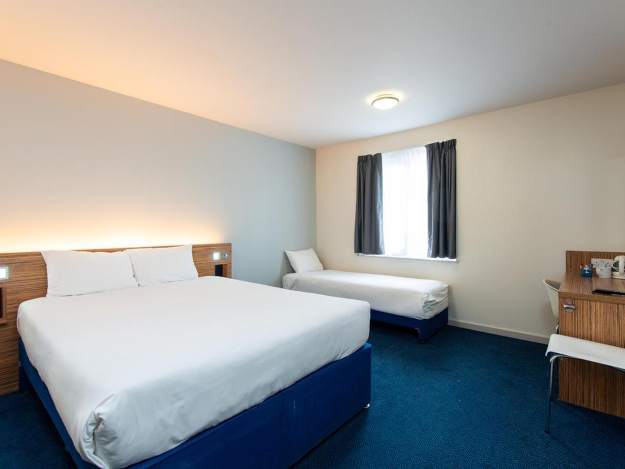 Ibis Budget Lancaster Centre Экстерьер фото