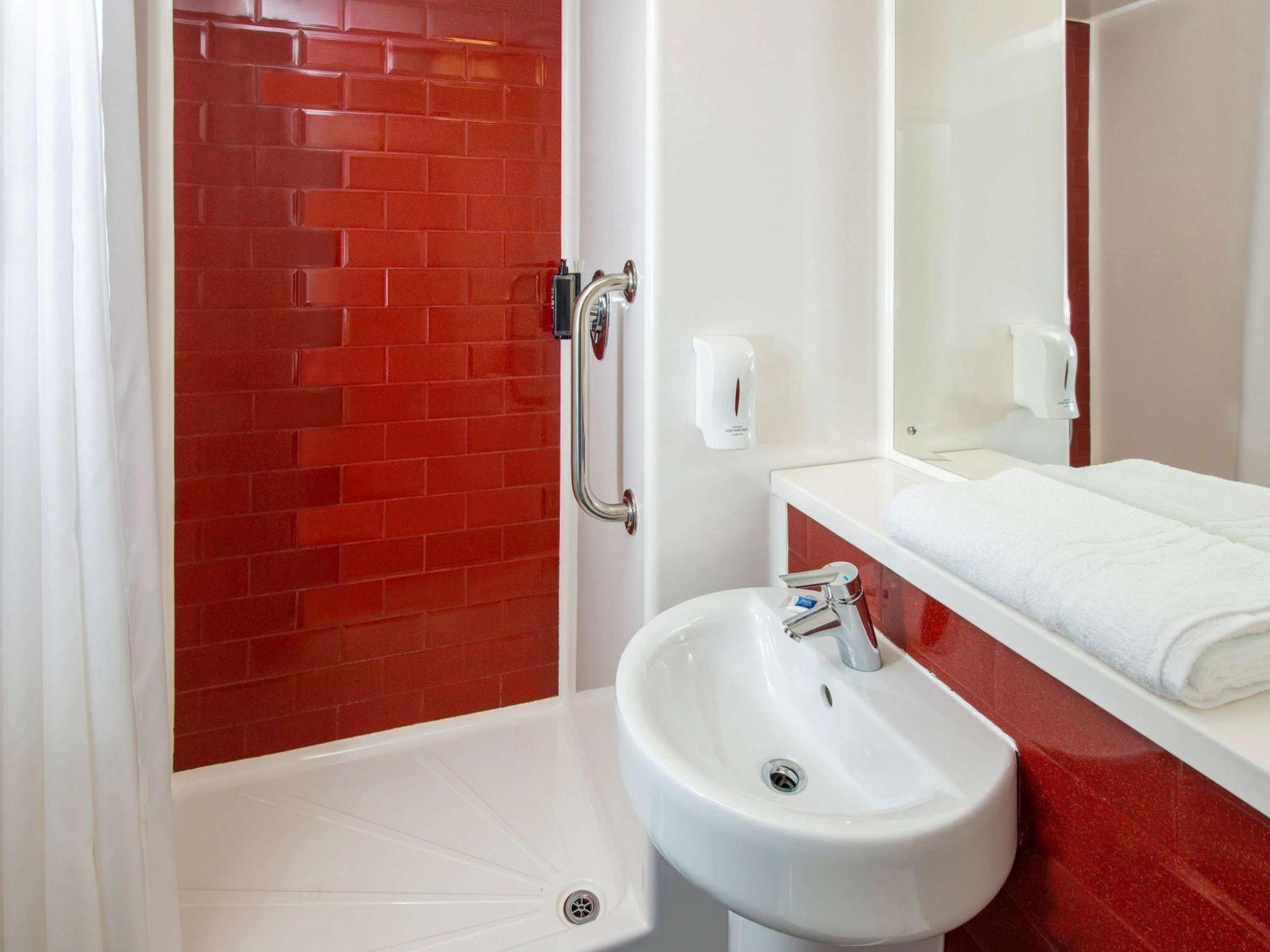Ibis Budget Lancaster Centre Экстерьер фото